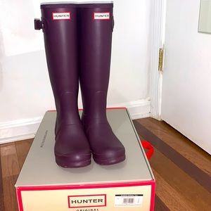 Womens Hunter Original Black Grape Boots size 6